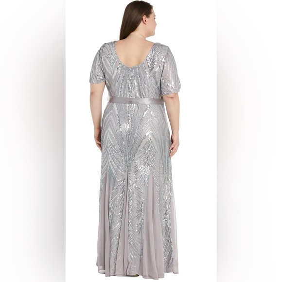 Plus Dress 🩶 - Picture 4 of 12